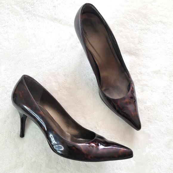 STUART WEITZMAN Fever Tortoise Shell Pointy Pumps 8 - Picture 1 of 10